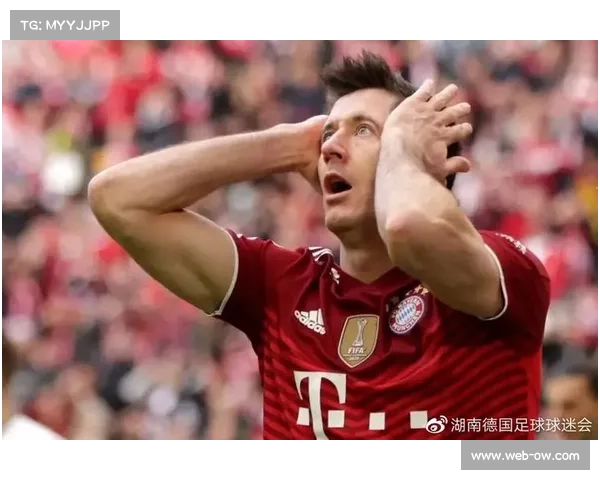 莱万点射被扑后补射得手,欧冠上演帽子戏法 莱万点射被扑后补射得手,欧冠上演帽子戏法